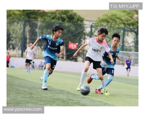 成都足球培训班助力青少年成长提升技能与团队合作精神